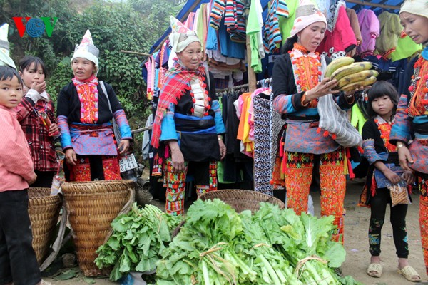 Độc đáo phiên chợ “giật lùi” Tây Bắc  - ảnh 8